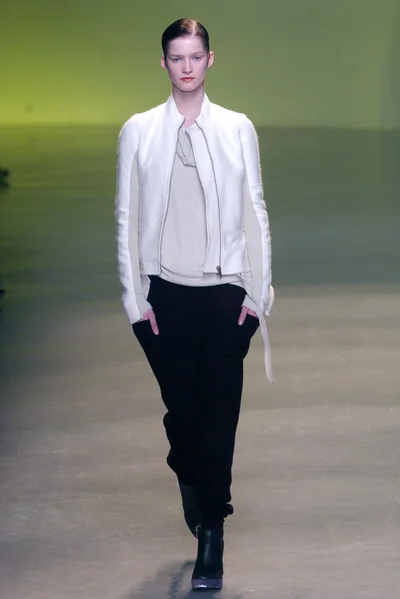 Look 15